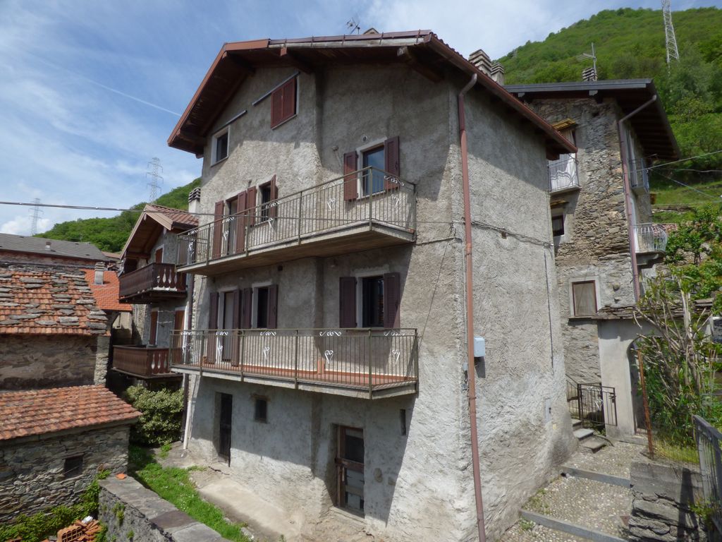 Comer see vercana sonniges haus mit balkon