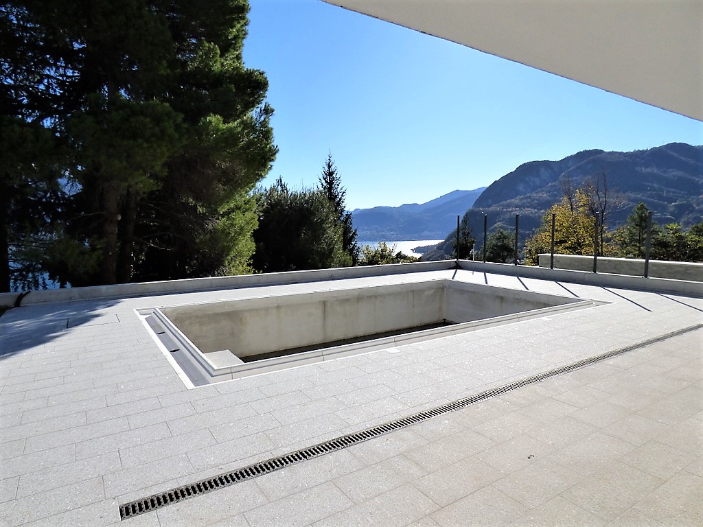 Plesio Villa con piscina terrazzo e vista lago 3