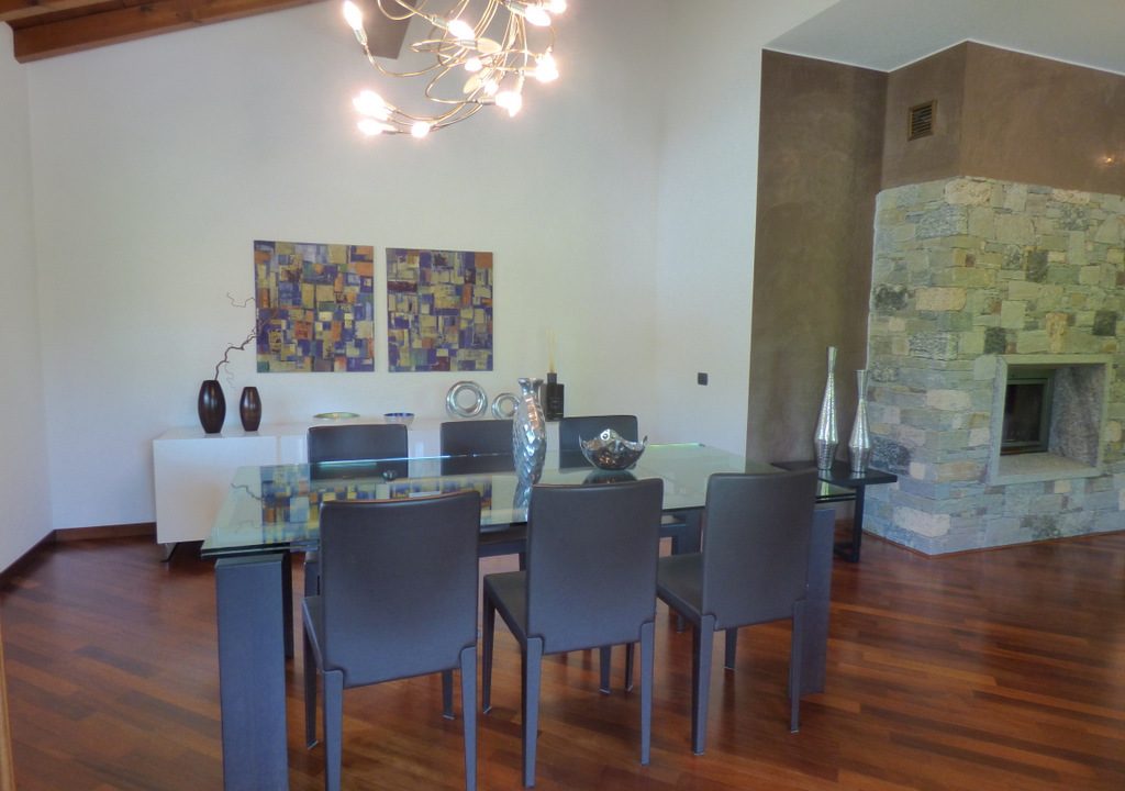 Comer See Castiglione D'Intelvi - Wohnzimmer mit Kamin