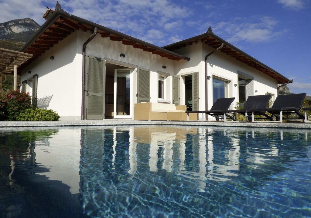 Moderne Villa Tremezzina Blick auf den Comer See mit Pool