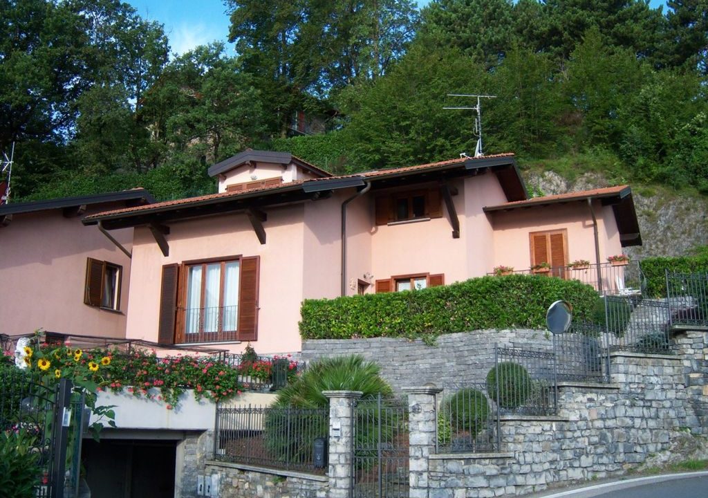 Comer See Menaggio Freistehende Villa mit Terrasse und Seeblick