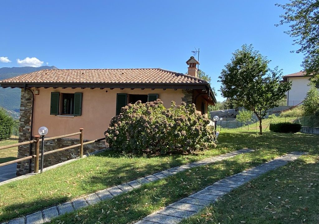 Pianello del Lario Villa mit Comer See Seeblick und Garten