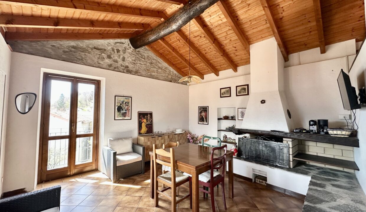 Comer See Rustikal renoviert San Siro mit Balkon und Seeblick