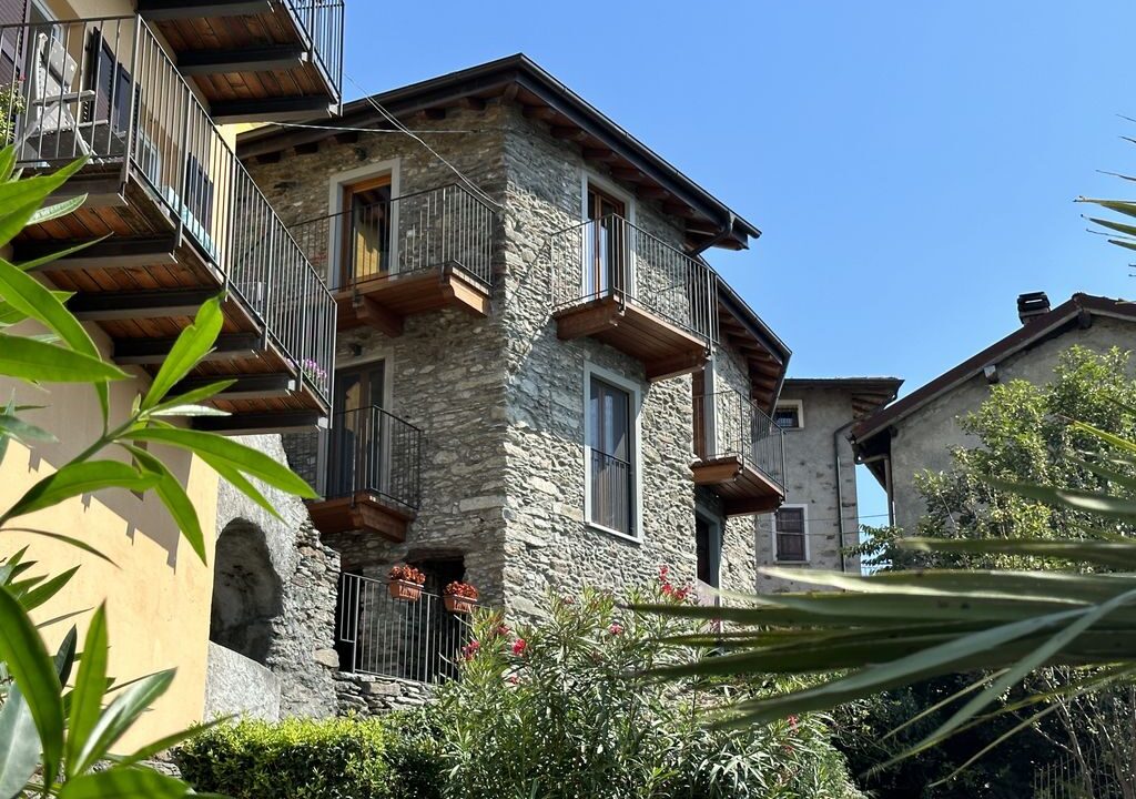 Comer See San Siro Wohnung mit Balkon und Seeblick