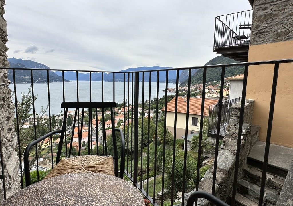 Comer See San Siro Wohnung mit Balkon und Seeblick