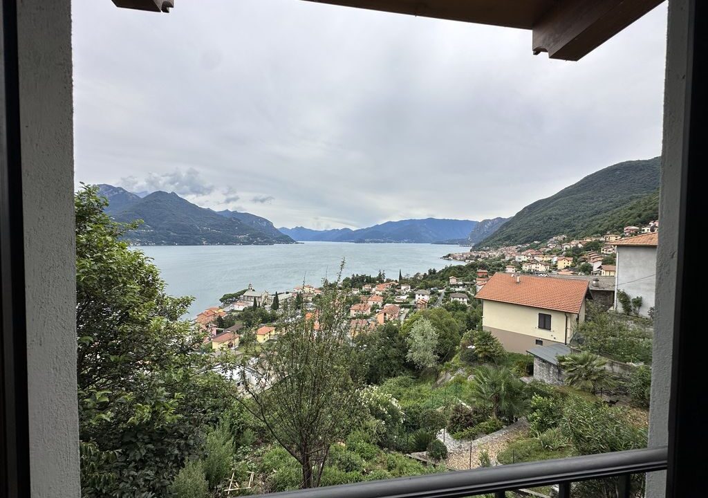 Comer See San Siro Wohnung mit Balkon und Seeblick