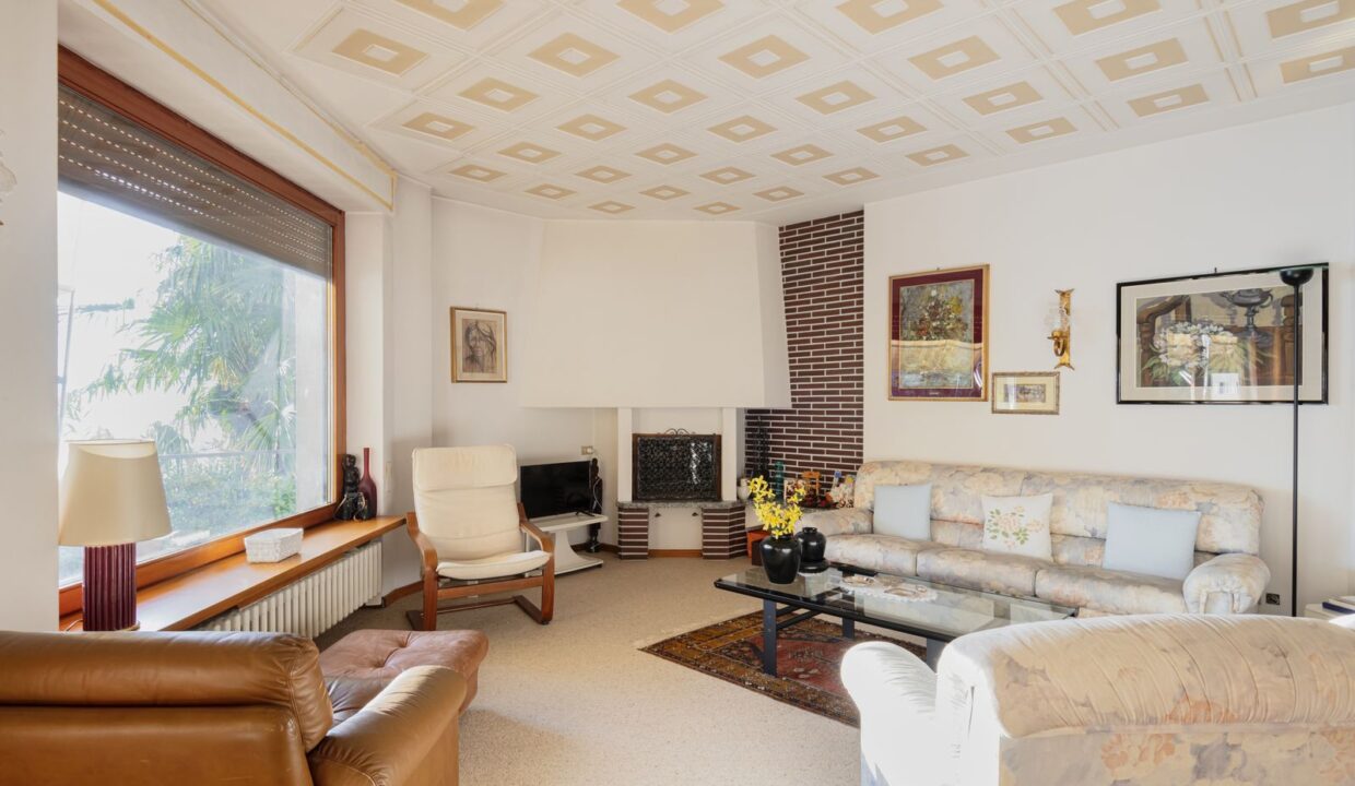 Wohnung Direkt am See mit Terrasse - Bellano