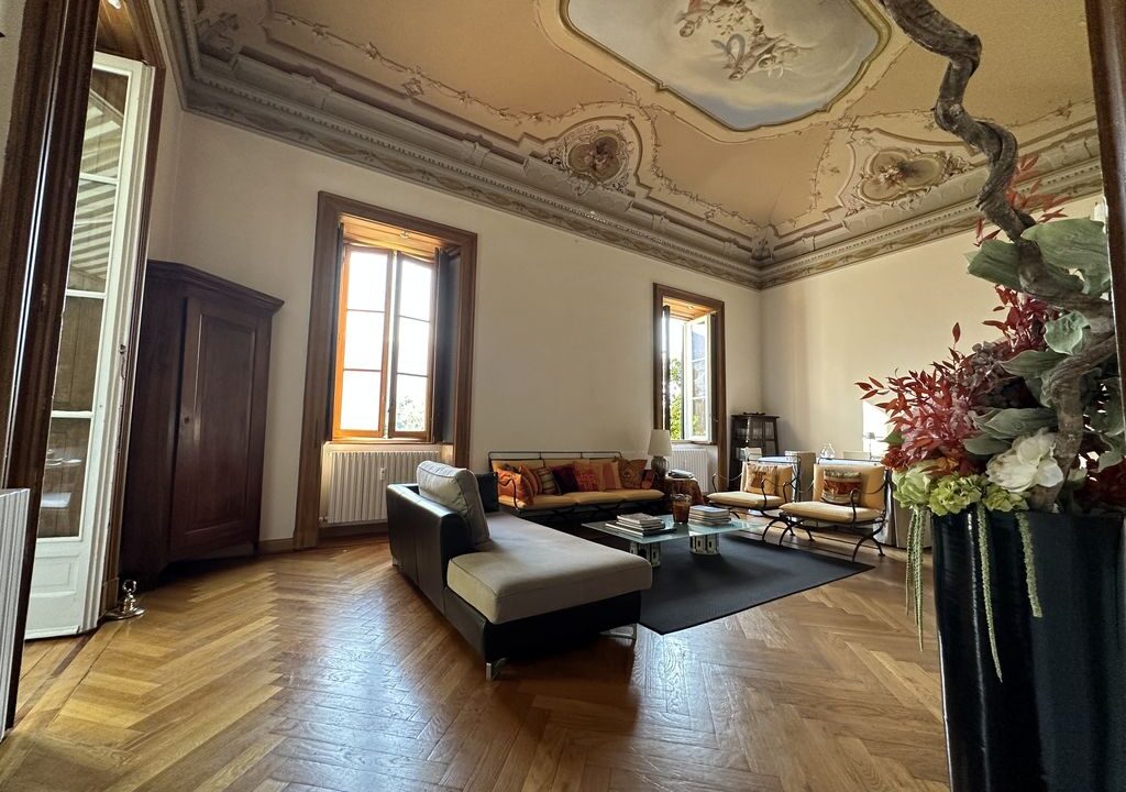 Comer See Tremezzo Wohnung in einer historischen Villa mit Seeblick