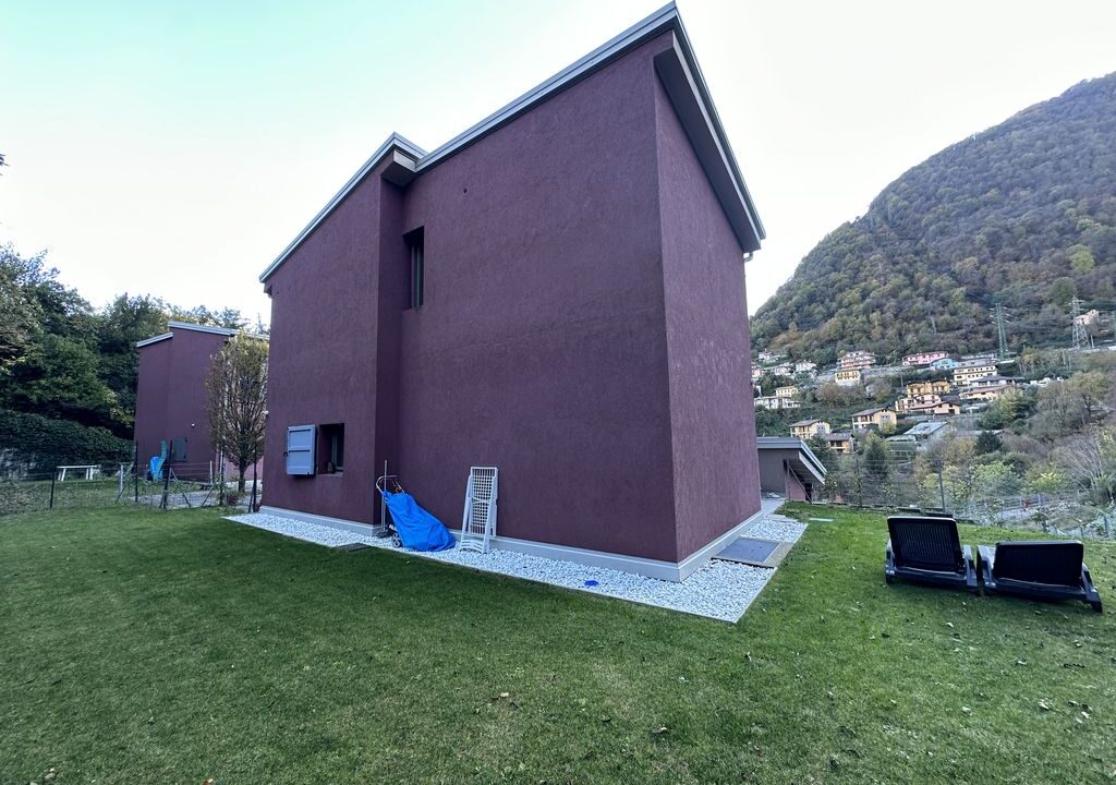 Comer See Argegno Haus mit Garten und Garage