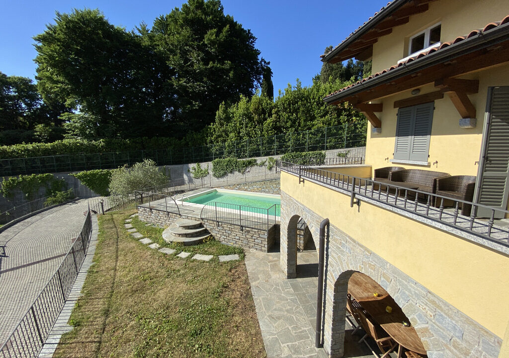 Comer See Haus mit Schwimmbad Garten und Seeblick