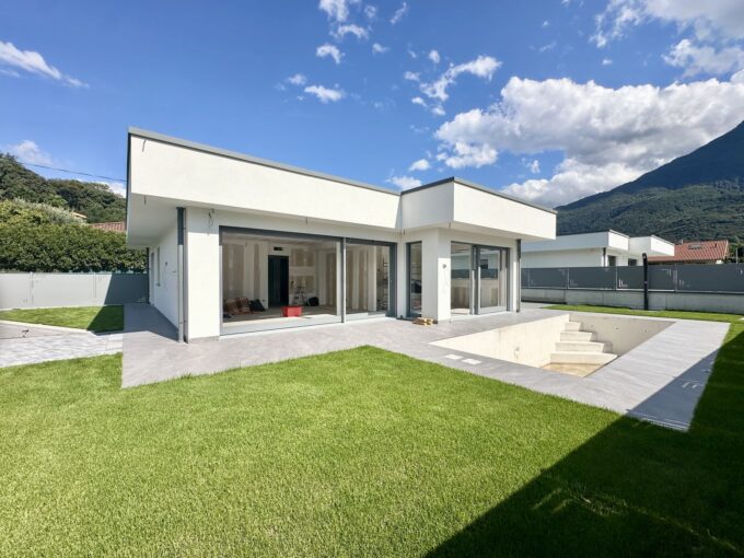 Comer See Colico Moderne Villa mit Schwimmbad