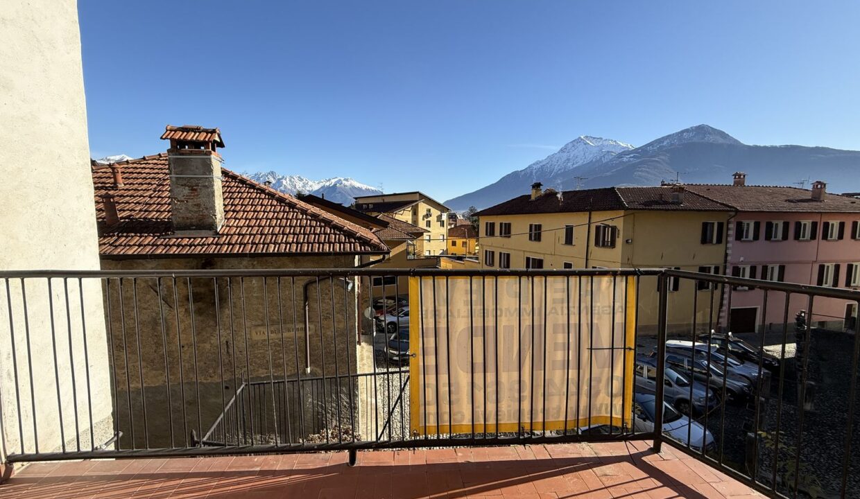 Comer See Haus Dongo mit Garage