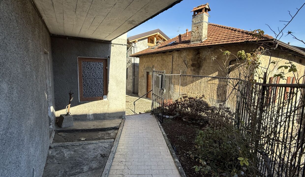 Comer See Haus Dongo mit Garage
