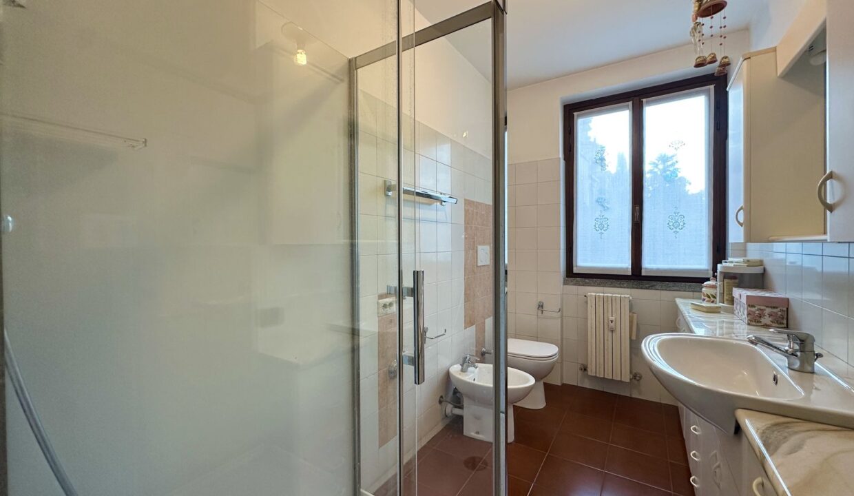 Comer See Wohnung Varenna mit Garten und Garage