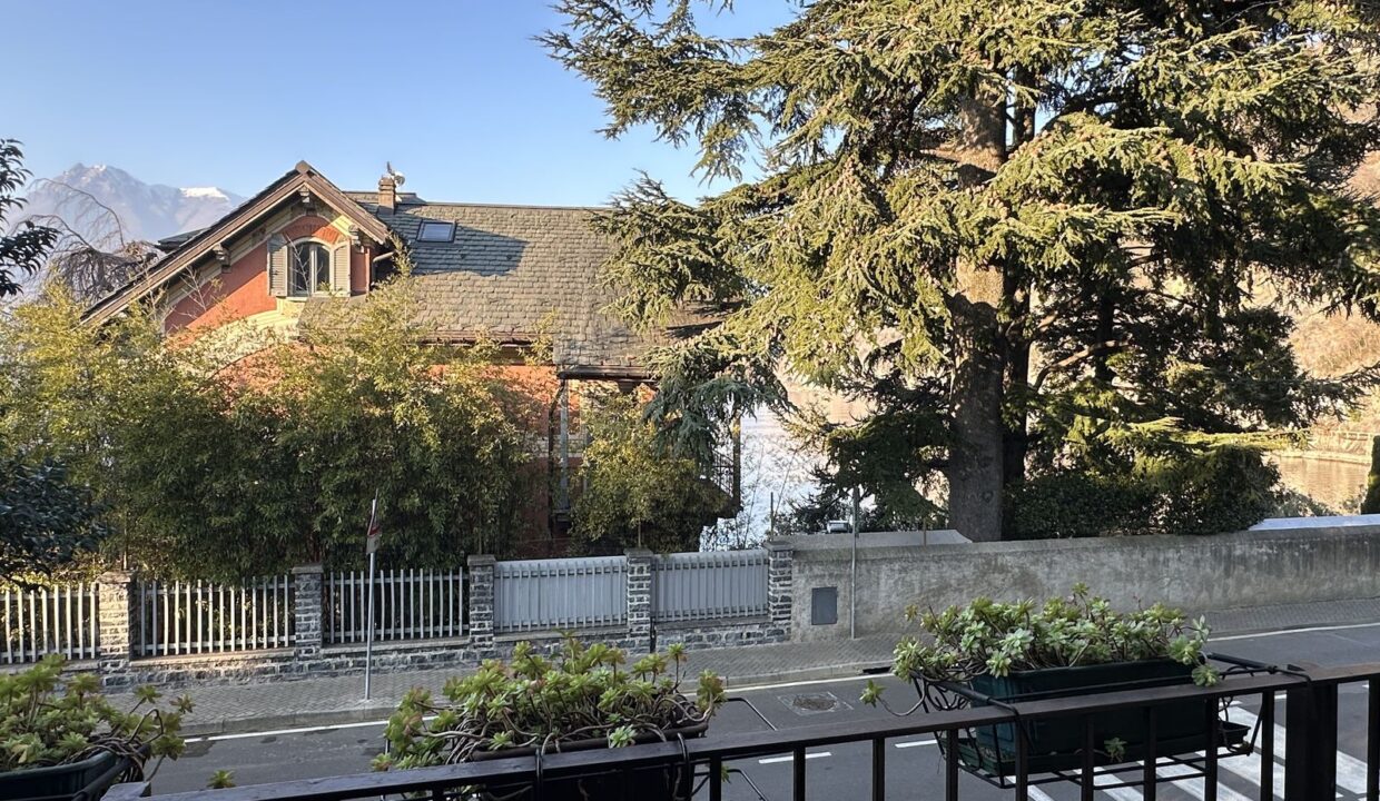 Comer See Wohnung Varenna mit Garten und Garage