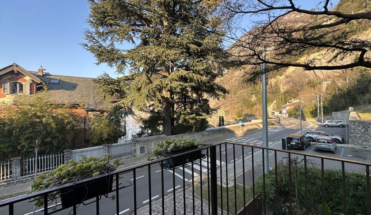 Comer See Wohnung Varenna mit Garten und Garage