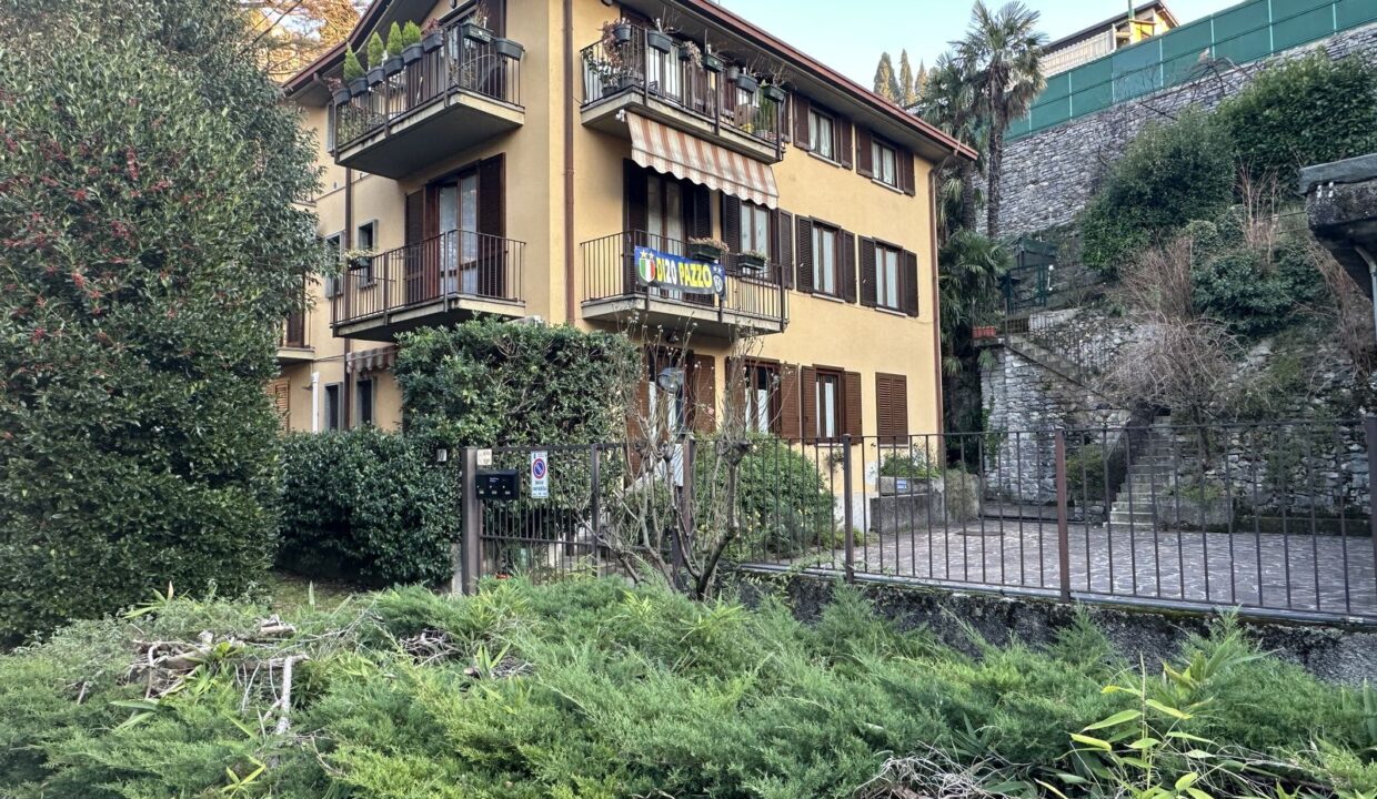Comer See Wohnung Varenna mit Garten und Garage
