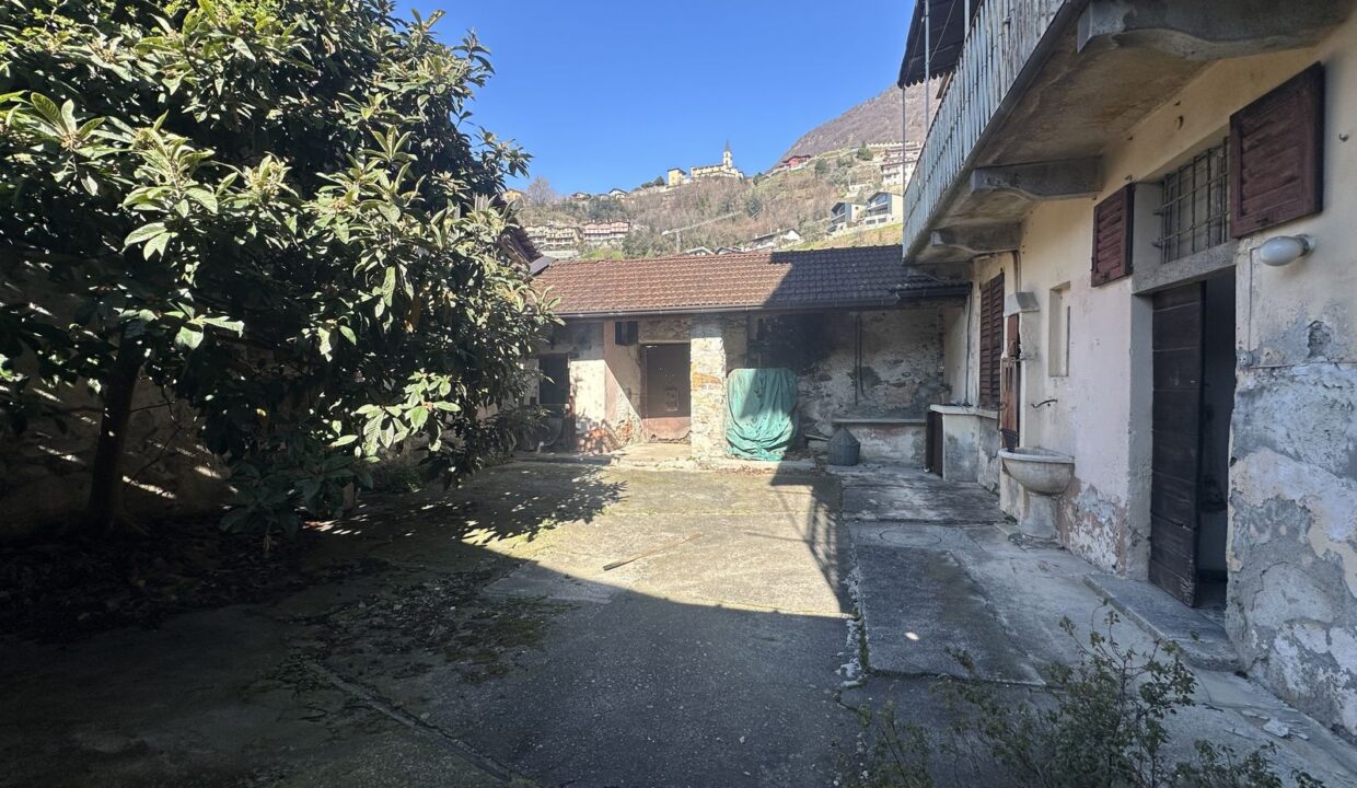 Comer See Domaso Haus mit Garten zum Renovieren