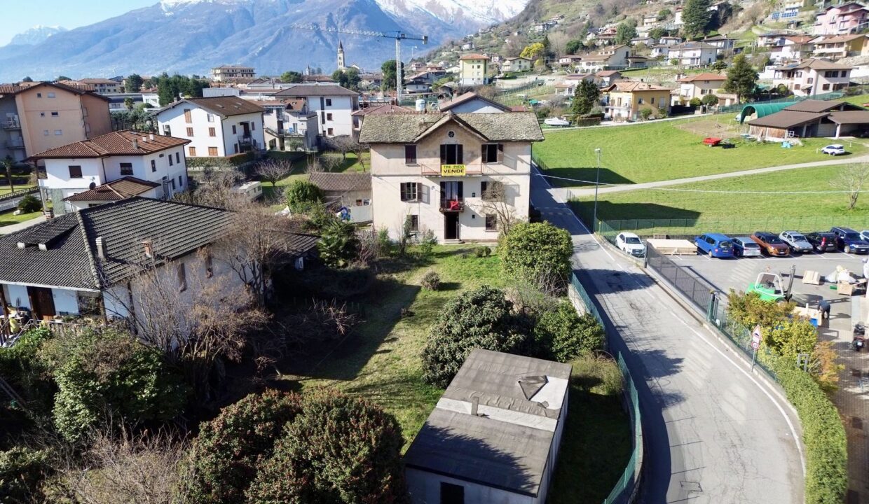 Comer See Domaso Haus mit Garten zum Renovieren