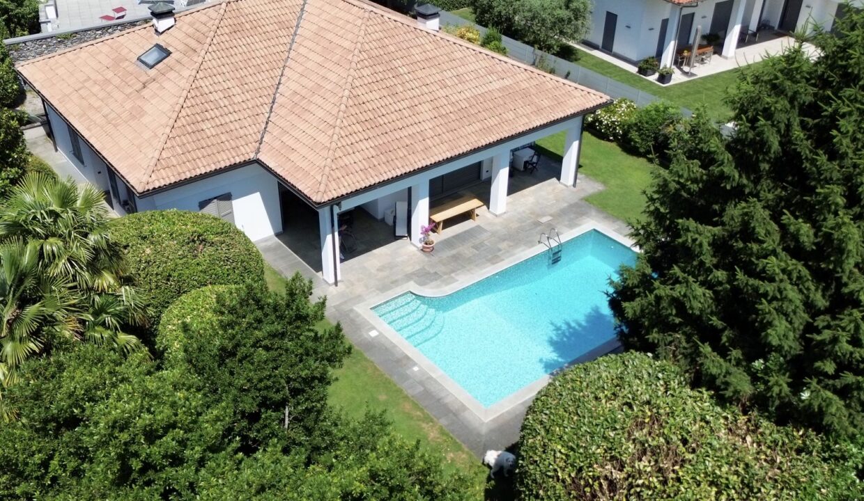 Comer See Gravedona ed Uniti Villa mit Schwimmbad