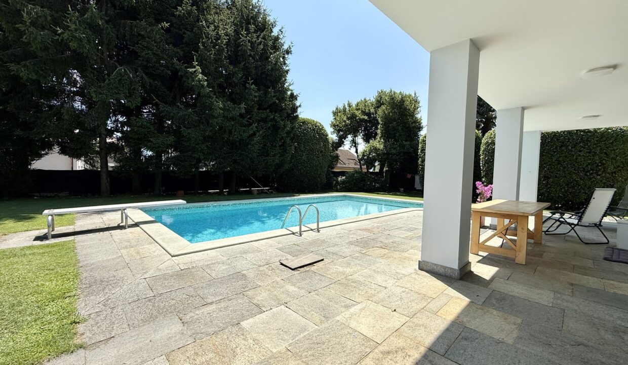 Comer See Gravedona ed Uniti Villa mit Schwimmbad