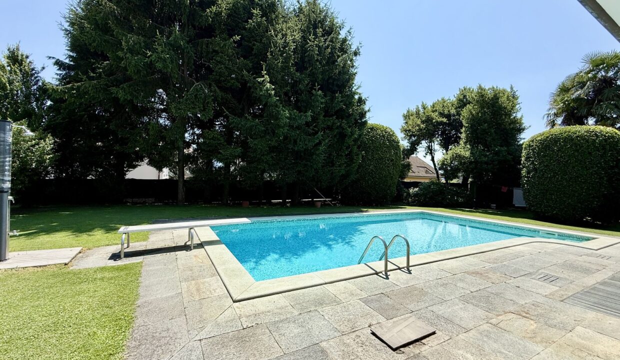 Comer See Gravedona ed Uniti Villa mit Schwimmbad