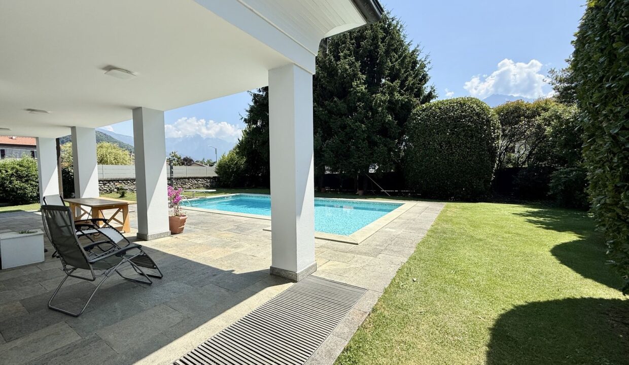 Comer See Gravedona ed Uniti Villa mit Schwimmbad