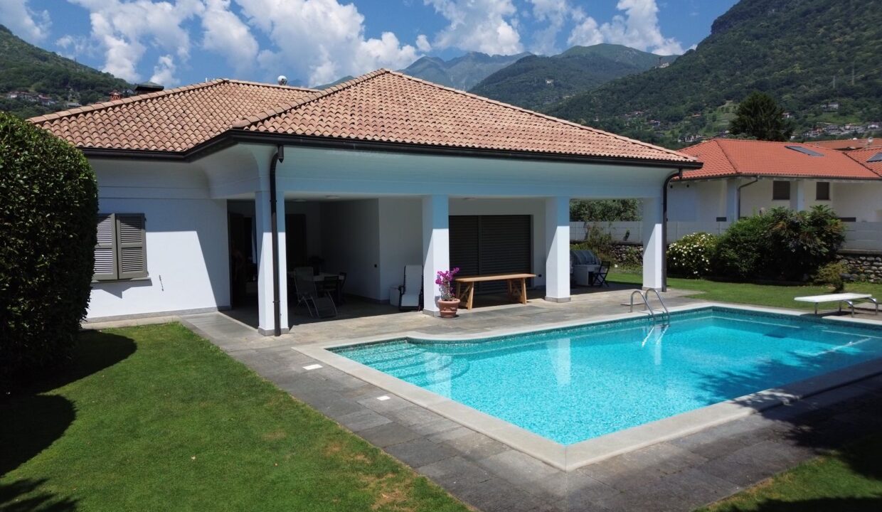 Comer See Gravedona ed Uniti Villa mit Schwimmbad