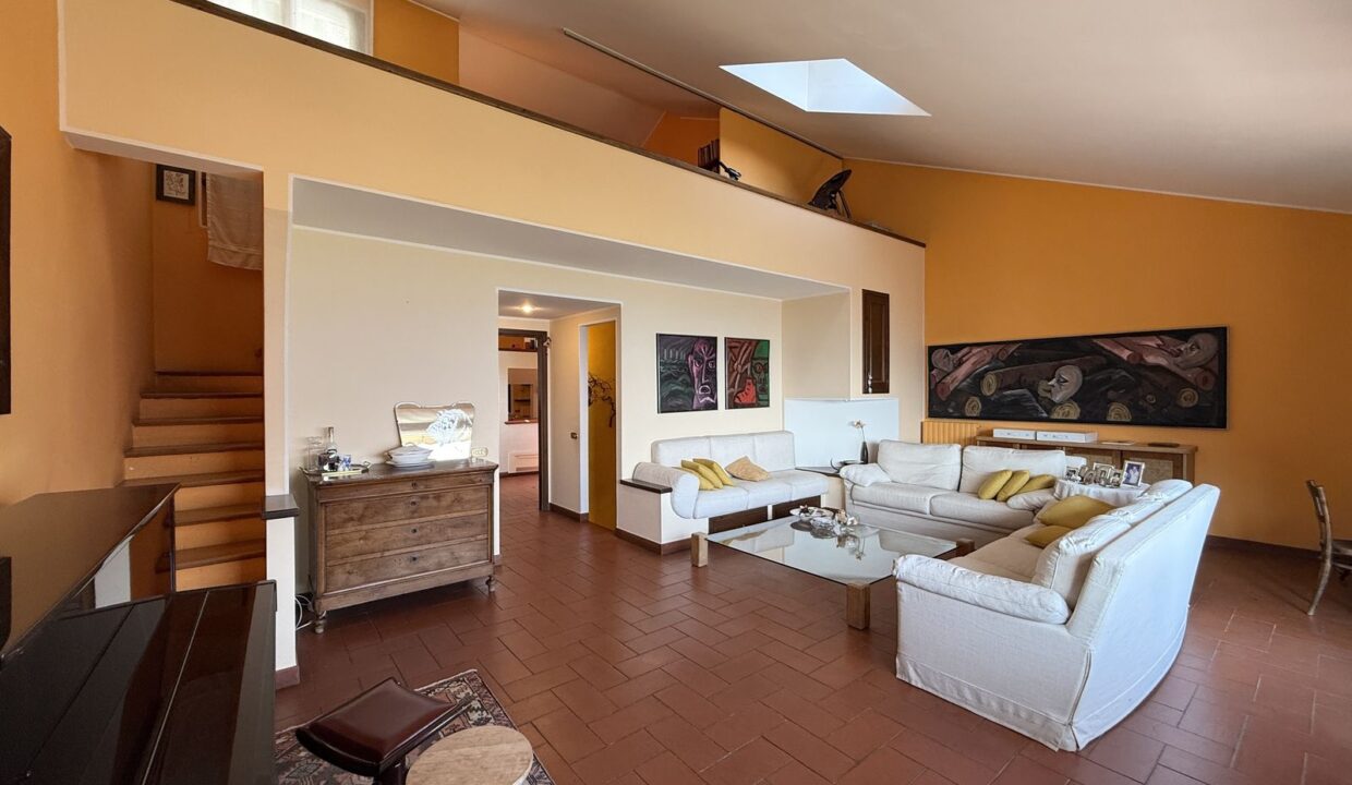 Villa Gravedona ed Uniti Lago Como - PIANO PRIMO e SECONDO - Rif.C050 -3_rid