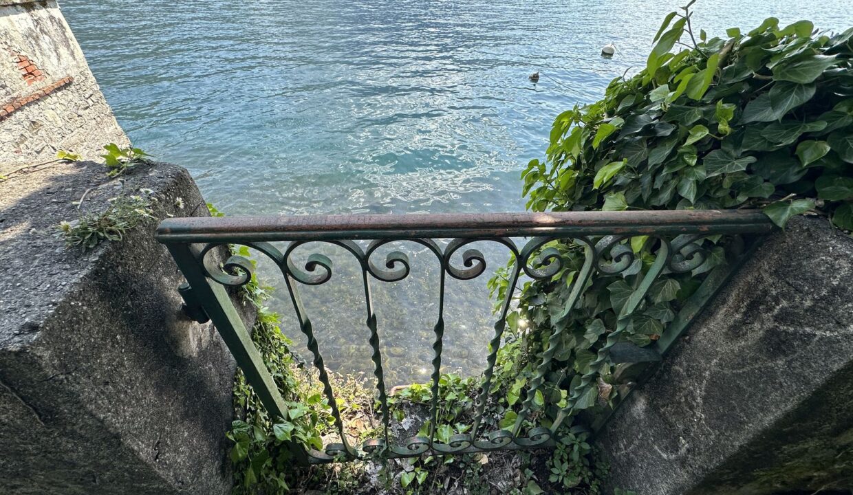 Comer See Wohnung Direkt am See mit Garten Tremezzina