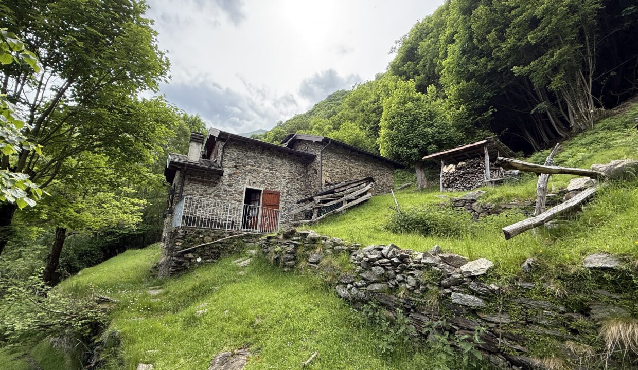 Musso Baita con Terreno da ristrutturare15