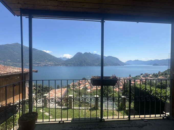 Comer See San Siro Wohnung mit Terrasse