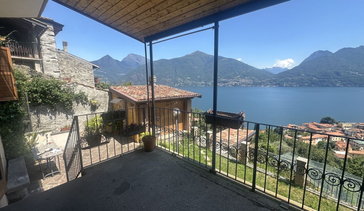 Comer See San Siro Wohnung mit Terrasse