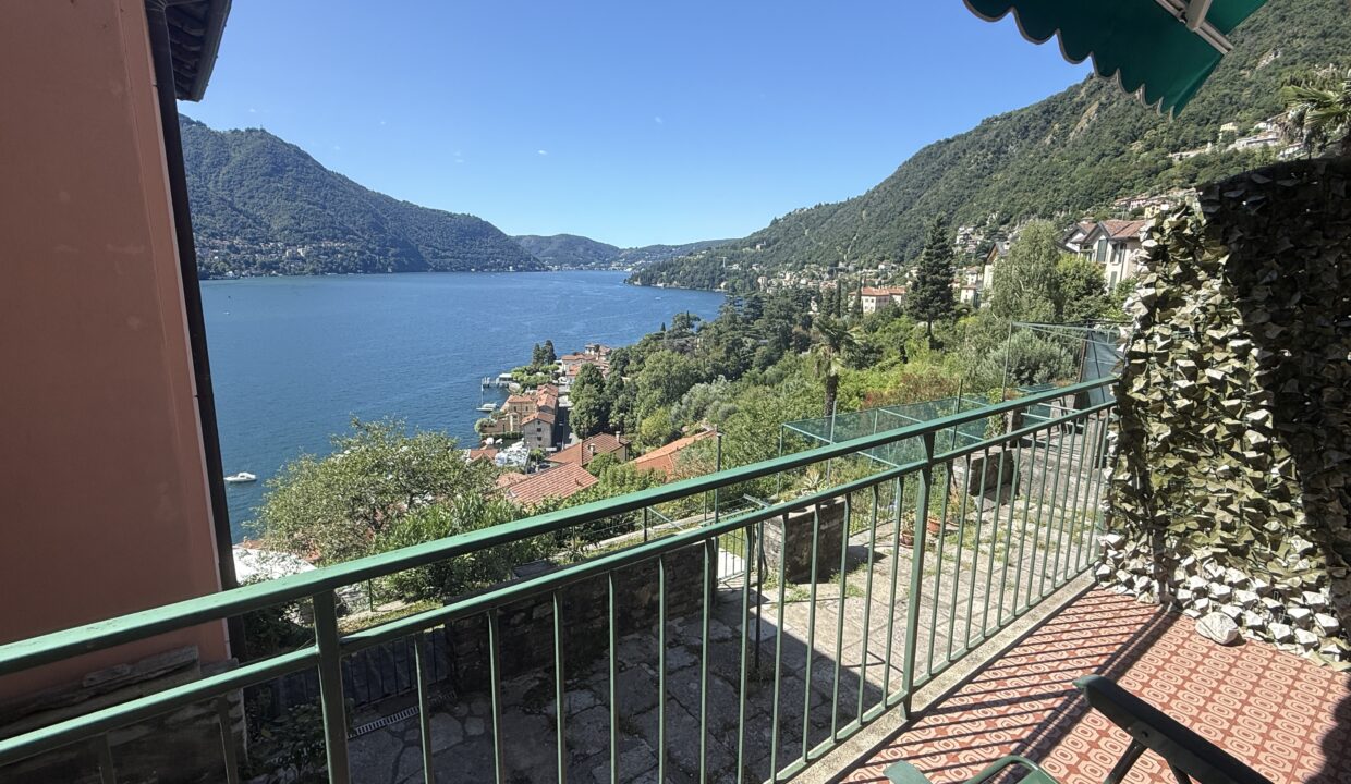 Moltrasio Appartamento con Terrazzo e Vista Lago terrazzo