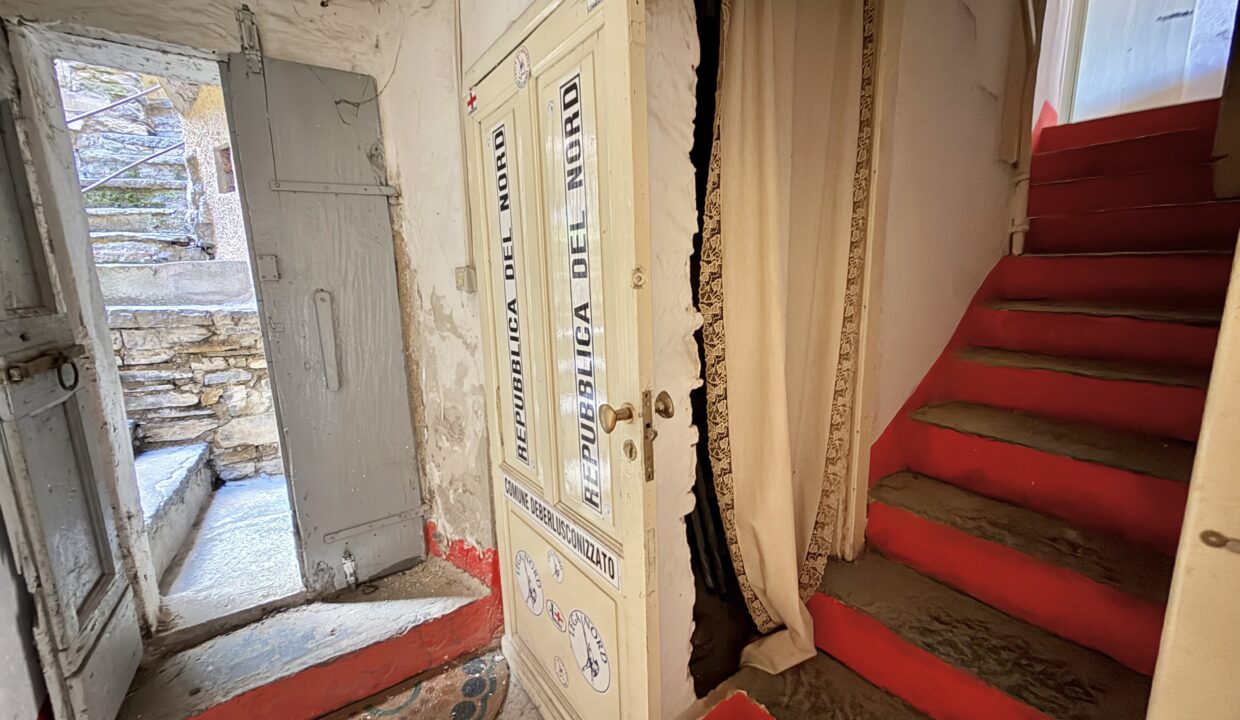 Brienno Porzione di Casa con scorcio Lago 1