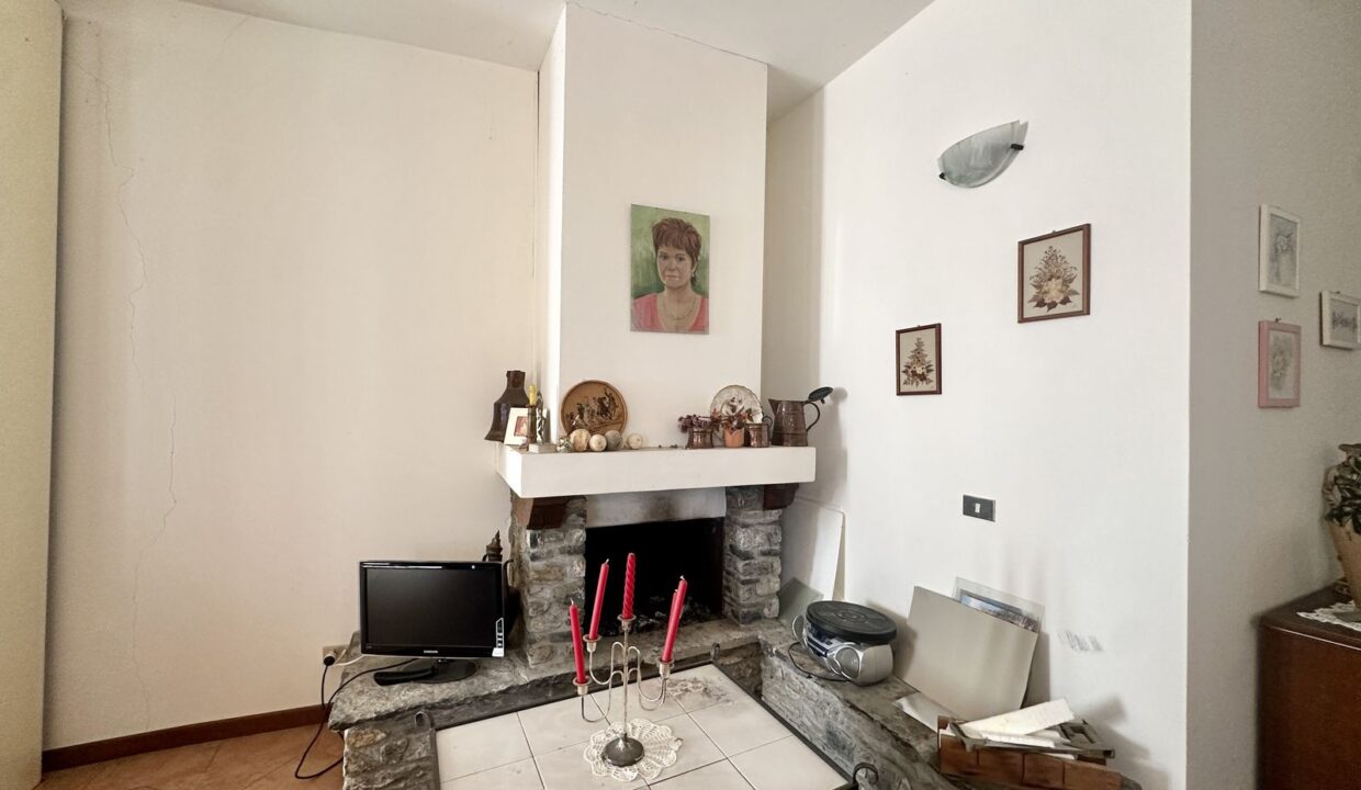 Steinhaus mit Seeblick Gravedona ed Uniti