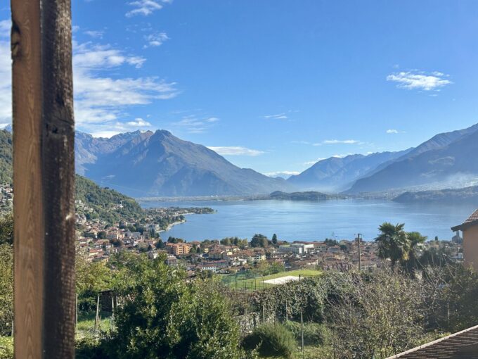Steinhaus mit Seeblick Gravedona ed Uniti