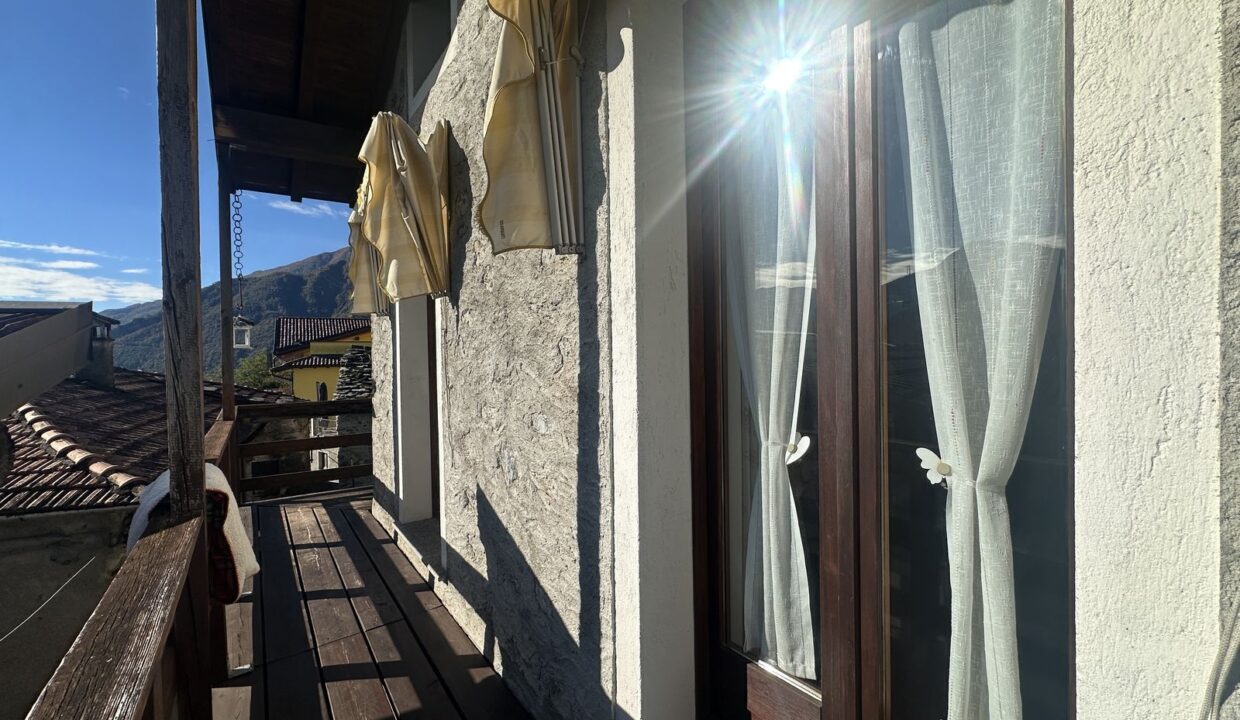 Steinhaus mit Seeblick Gravedona ed Uniti