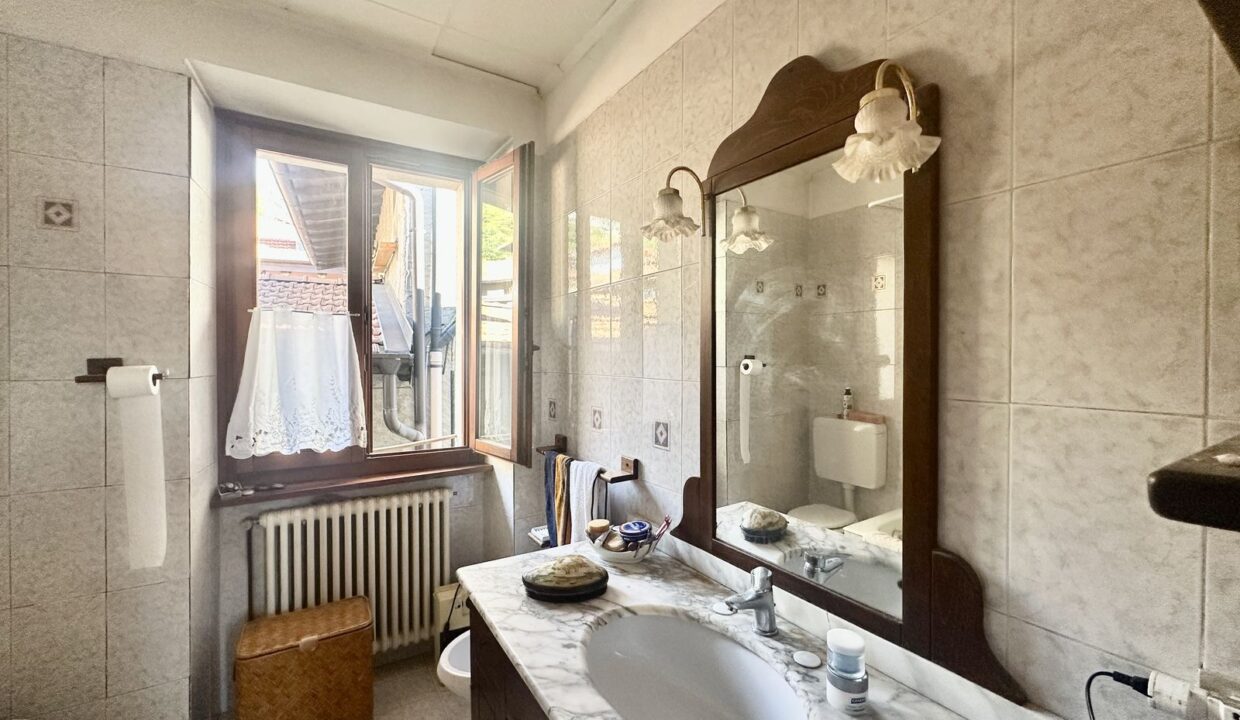 Steinhaus mit Seeblick Gravedona ed Uniti