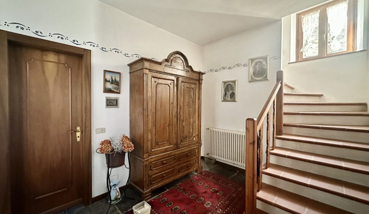 Steinhaus mit Seeblick Gravedona ed Uniti