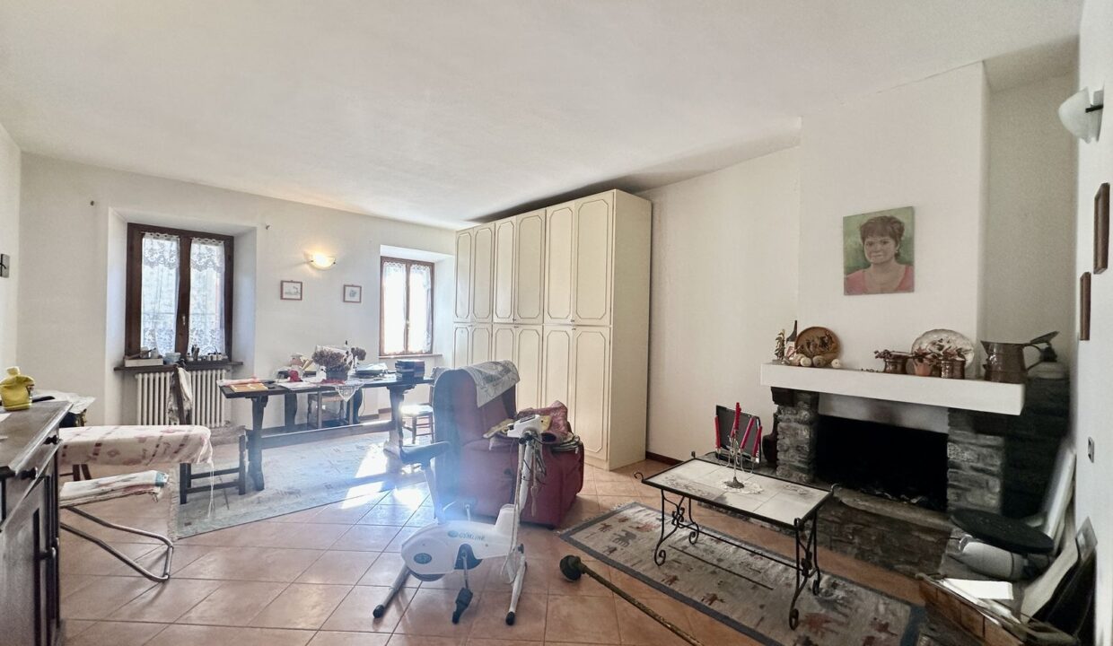 Steinhaus mit Seeblick Gravedona ed Uniti