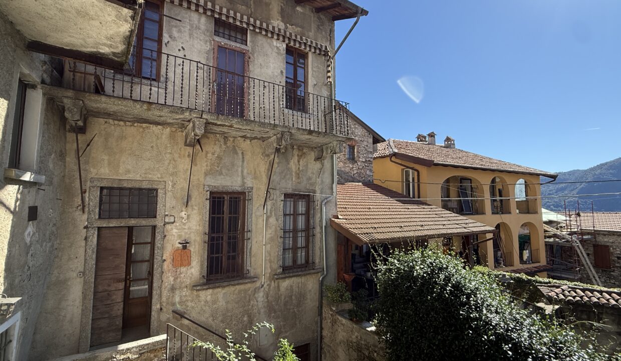 Tremezzo Porzione di Casa da Ristrutturare con Vista Lago 18