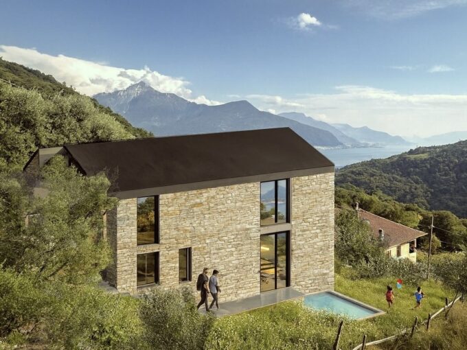 Villen am Comer See in Gravedona ed Uniti mit Seeblick