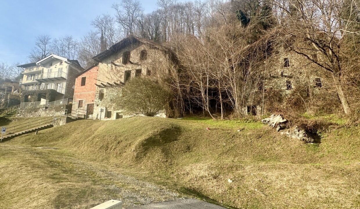 Comer See Steinhaus Gravedona ed Uniti