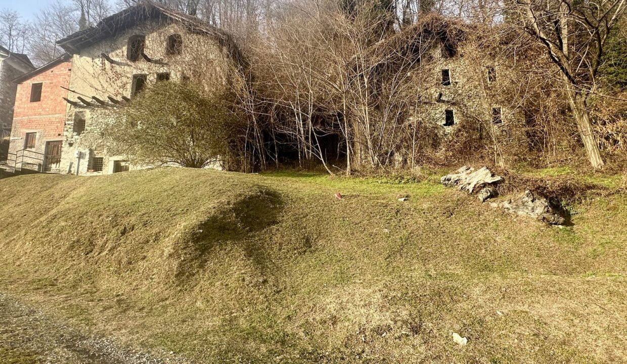 Comer See Steinhaus Gravedona ed Uniti