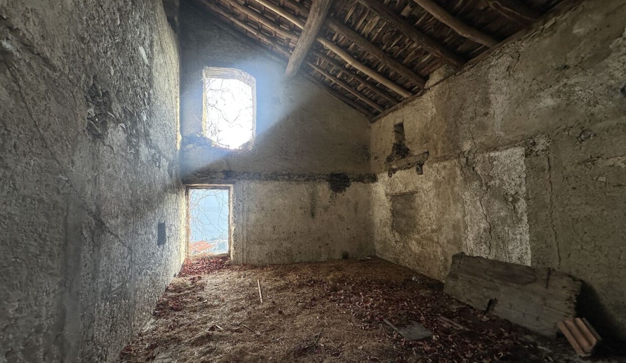 Comer See Steinhaus Gravedona ed Uniti