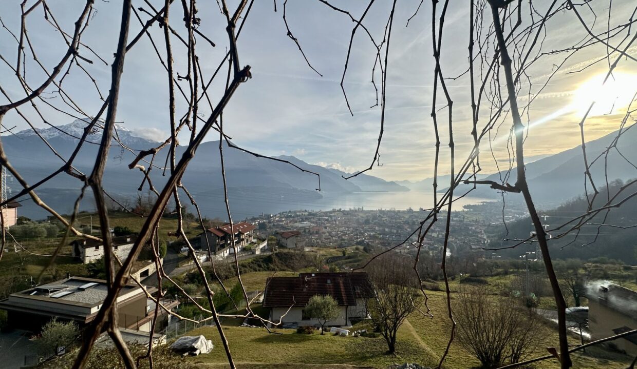 Comer See Steinhaus Gravedona ed Uniti