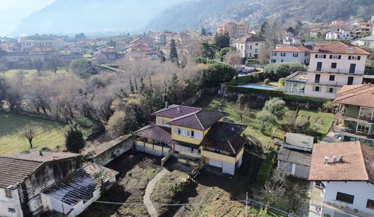 Comer See Villa mit Garten Gravedona ed Uniti