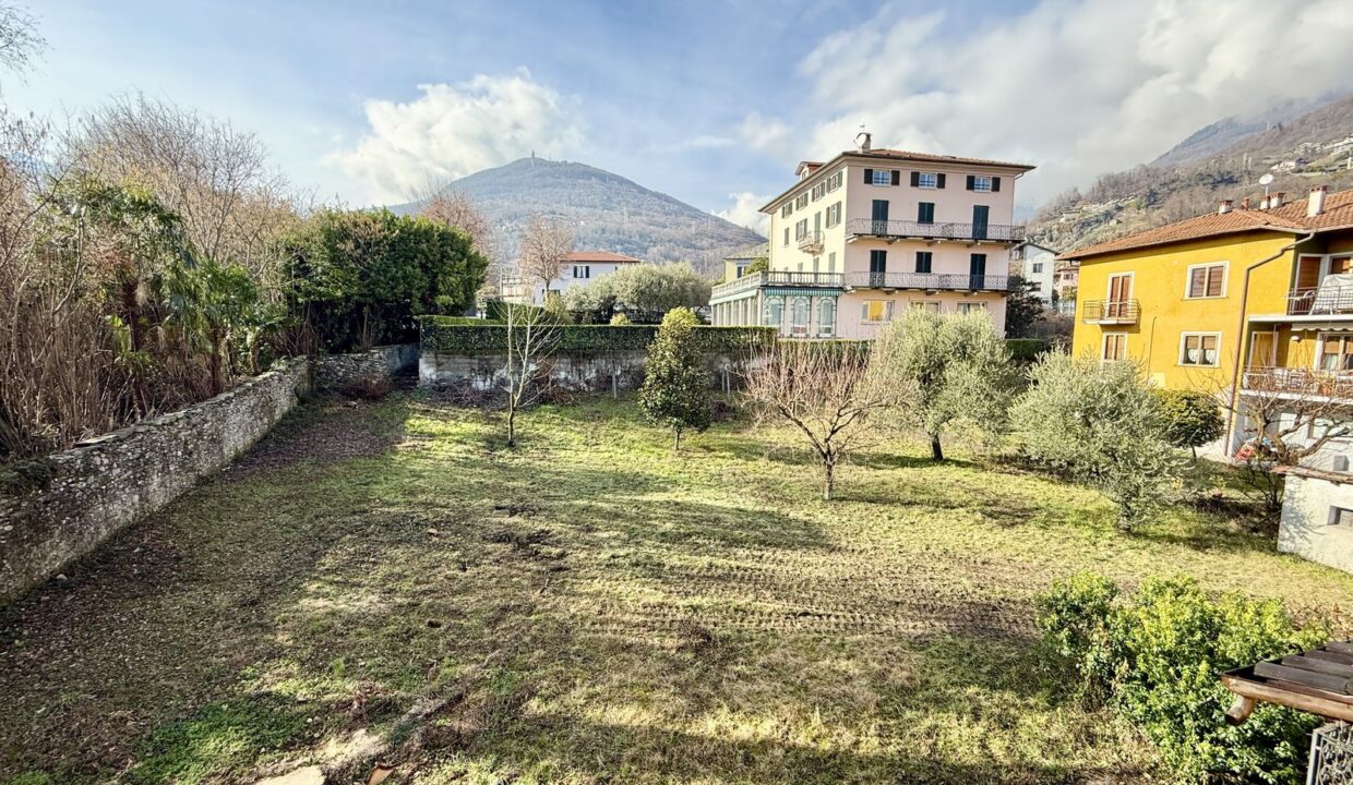 Comer See Villa mit Garten Gravedona ed Uniti