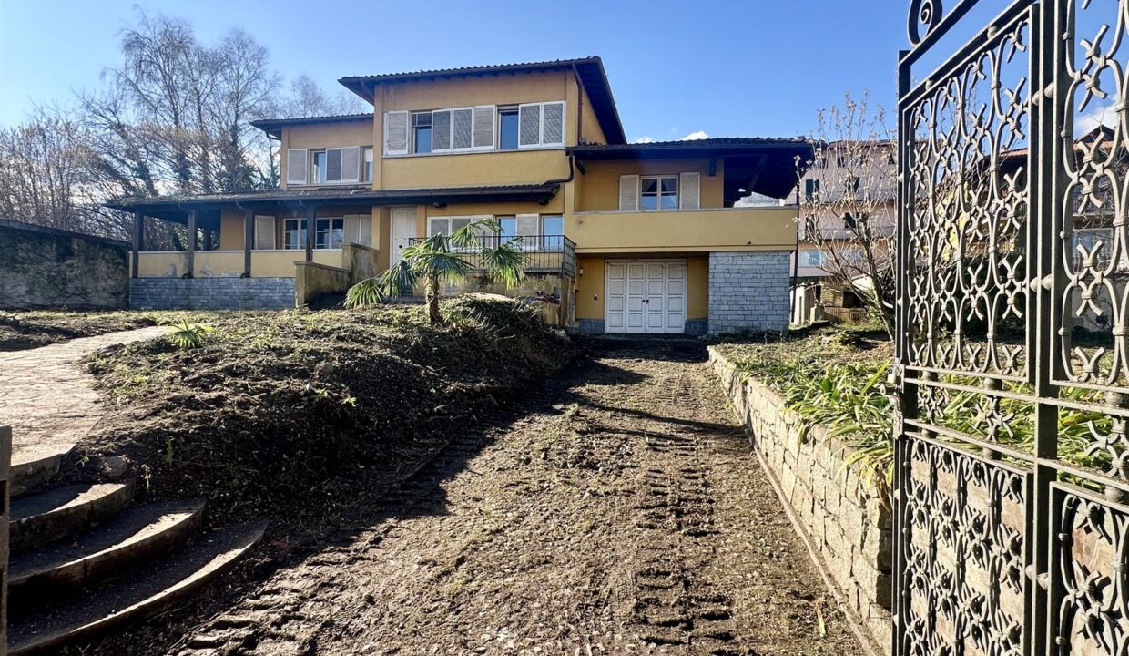 Comer See Villa mit Garten Gravedona ed Uniti